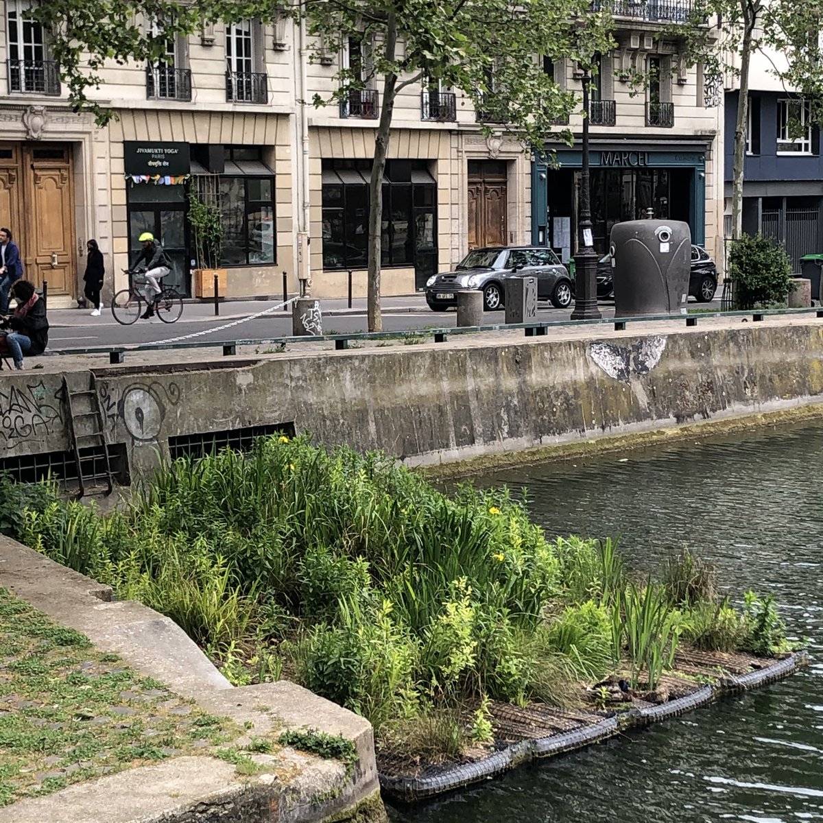 ACORDEBARD's tweet photo. 🥇Prix #Territoria d'or pour les radeaux végétalisés de @paris dont celui installé sur le canal Saint Martin à #Paris10. Un projet réalisé grâce au #Budgetparticipatif, aux agents de la Ville et à @KatarinaDear sur lequel les oiseaux adorent nicher ! ⤵️
https://t.co/Ohsx5B6grN https://t.co/hmhYxAK0CQ