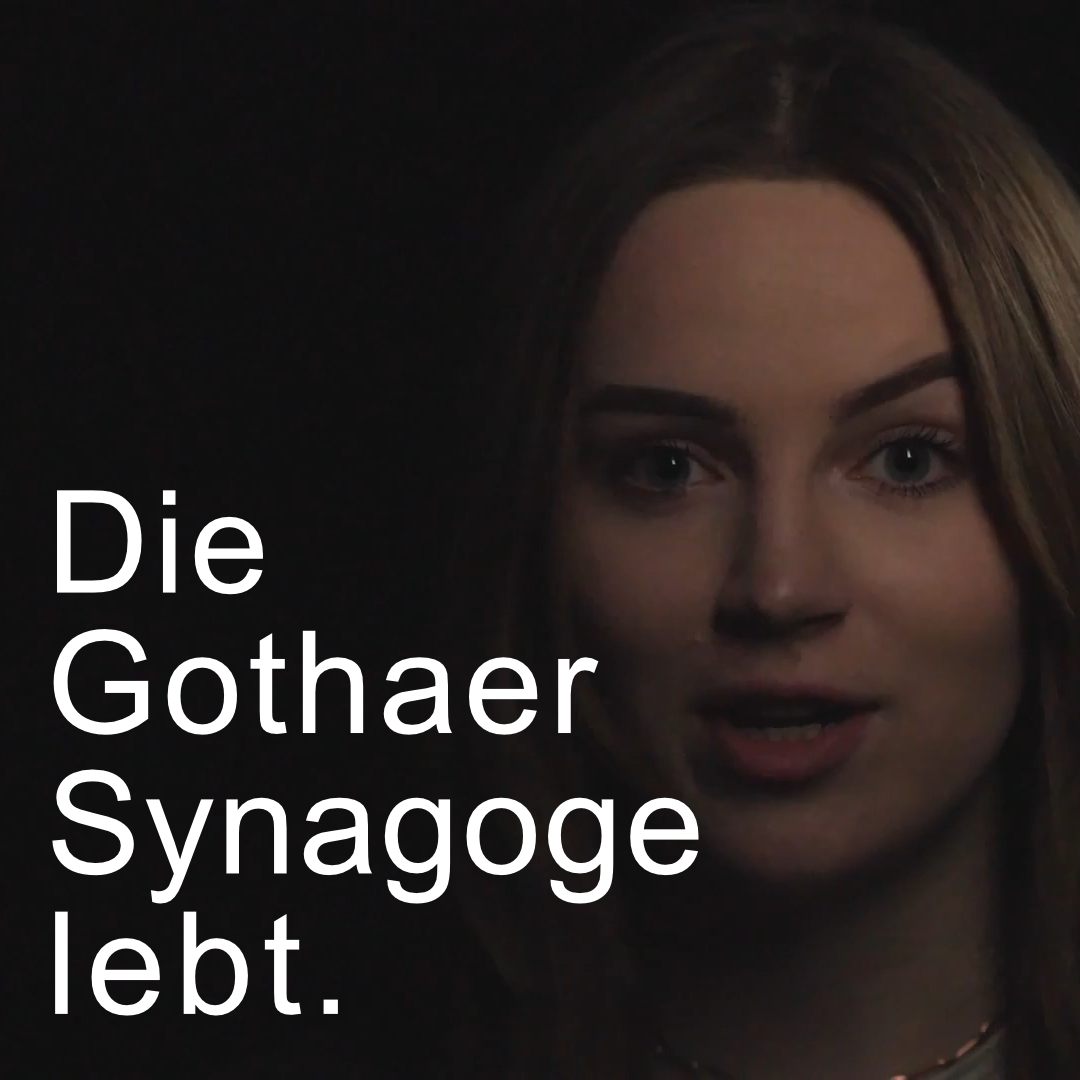 Die Gothaer Synagoge lebt.
Video-Fassaden-Projektion
Oktober 2021, Altstadtforum Gotha
stiftungfriedenstein.de/ausstellungen-…

<a href="/Genius_Loci_We/">Genius Loci Weimar</a> <a href="/nivrefilm/">Nivre</a> <a href="/thueringende/">Freistaat Thüringen</a> <a href="/BildungTH/">TMBWK</a> <a href="/JudischesT/">Jüdisches Leben Thüringen</a> #JüdischesLeben #denkbunt #thueringen