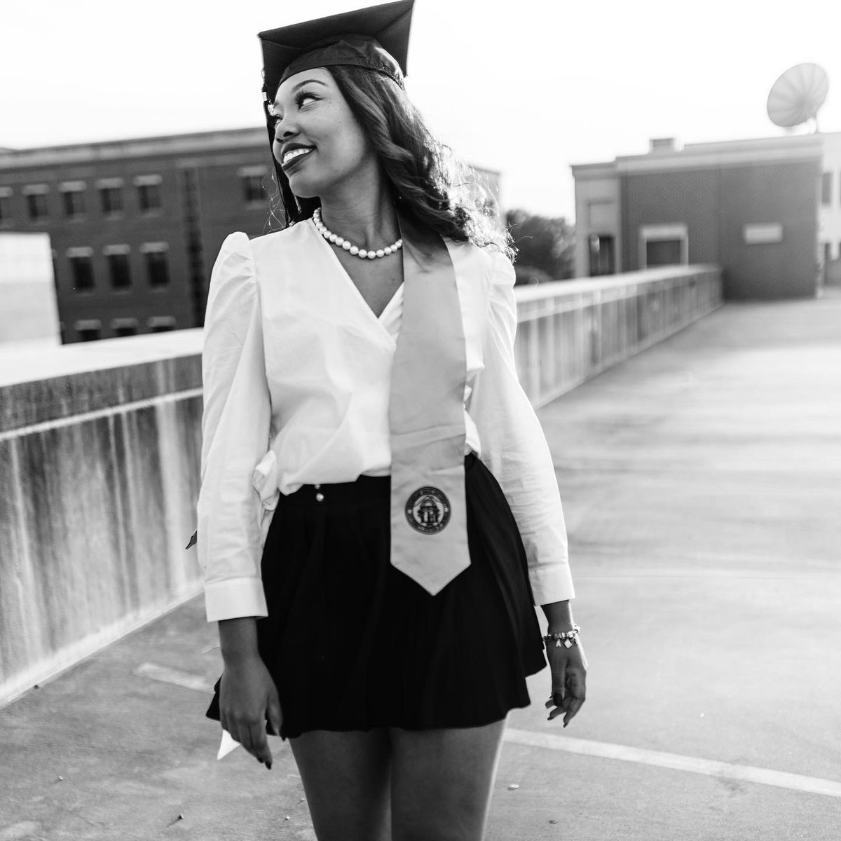 _LexiMann_'s tweet photo. It didn’t go exactly how I planned, but I thank God it didn’t because His plan was way better. 👩🏽‍🎓 
 
📸: @jadanburke 
 
#classof2021 #kennesawstateuniversity #igotnext #degreed #journalismandemergingmedia https://t.co/a9Pj7XZZXp