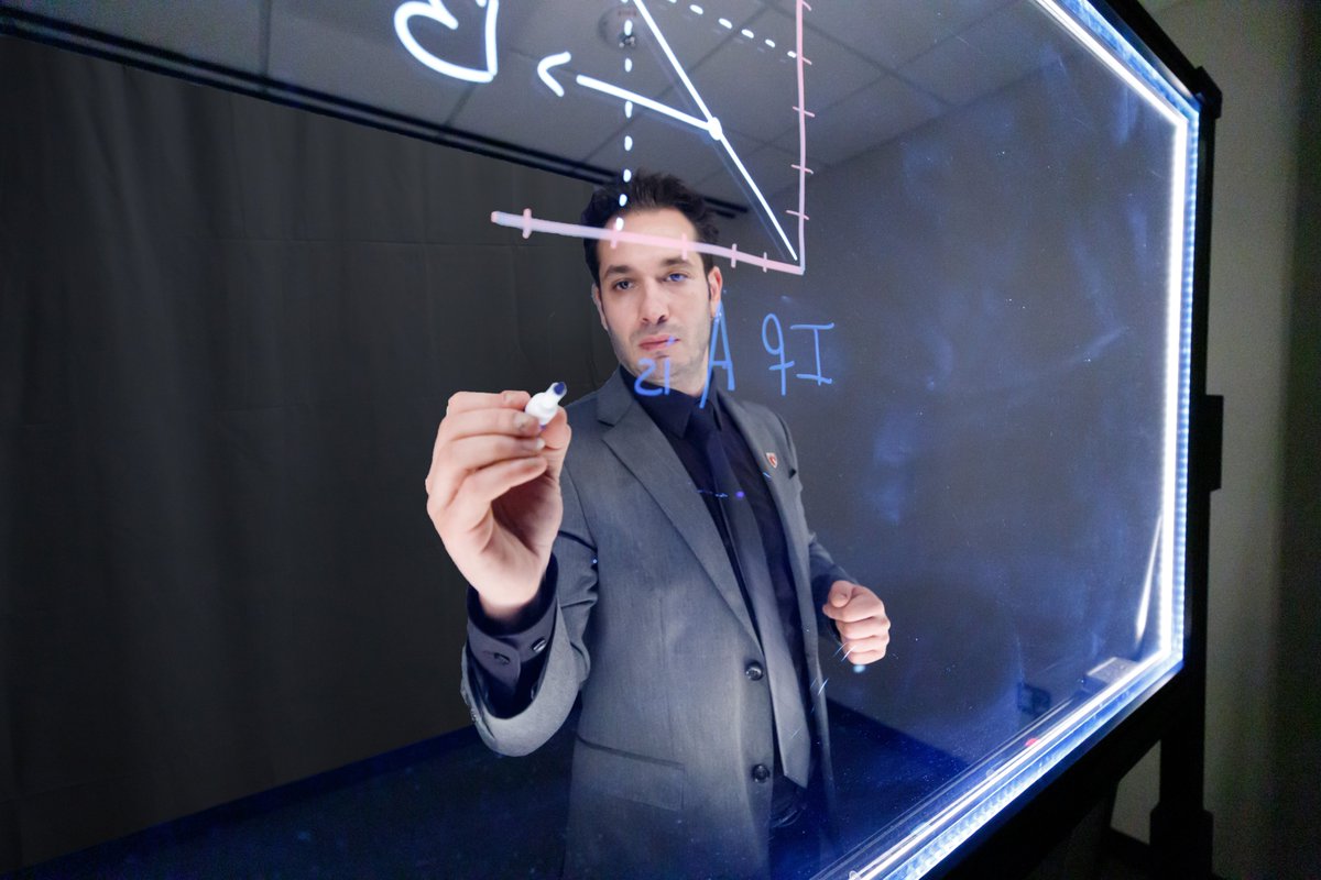 UNMC_eLearning's tweet photo. Great insights from @miyagawa_mit during #NUAmplify21! Make sure you check out the #lightboard in the @UNMC_eLearning #EZStudio to see how you can use it in your teaching.
https://t.co/r6pIYN95QX https://t.co/2OH68m7Aas
