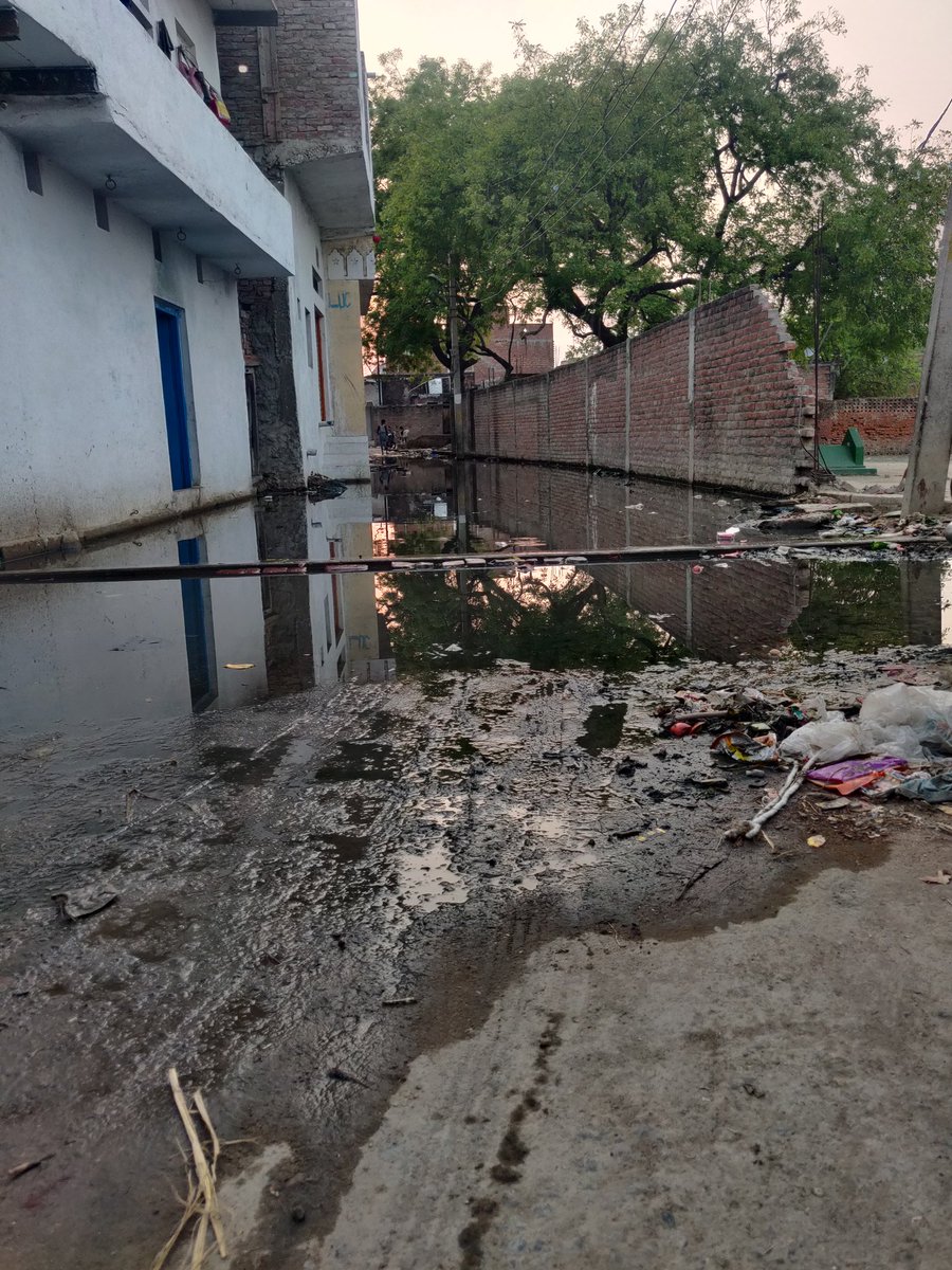 GyasuddinShaik4's tweet photo. If you want to see the sea then you do not need to go to the coastal areas, you can see the sea in your city itself
Actually we suffering dranaige problem since last 3 months but no 1 solving are problem,We complained 2 Bhadohi's nagar palika adhyaksh several times
@DM_Bhadohi https://t.co/4JqtcHp5jk
