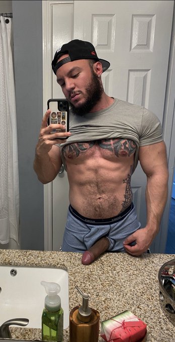 Watch Sir Gio's leaked NSFW photo on TwXstars