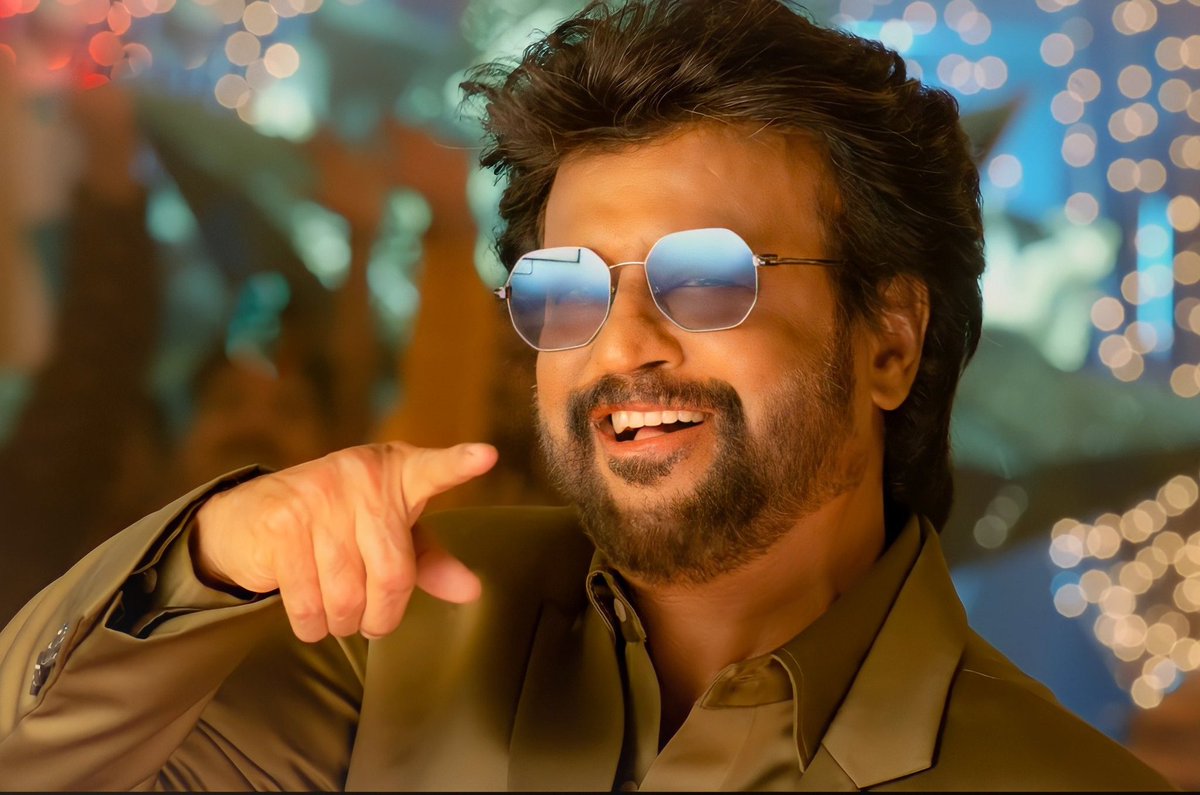 baraju_SuperHit's tweet photo. Superstar #Rajinikanth has wrapped up the shoot of #Annaatthe at Hyderabad in a non-stop 35 days schedule and left to Chennai. Directed by Siva, Sun Pictures is planning to release the film in theatres this Deepavali. https://t.co/SWerOMB8Do