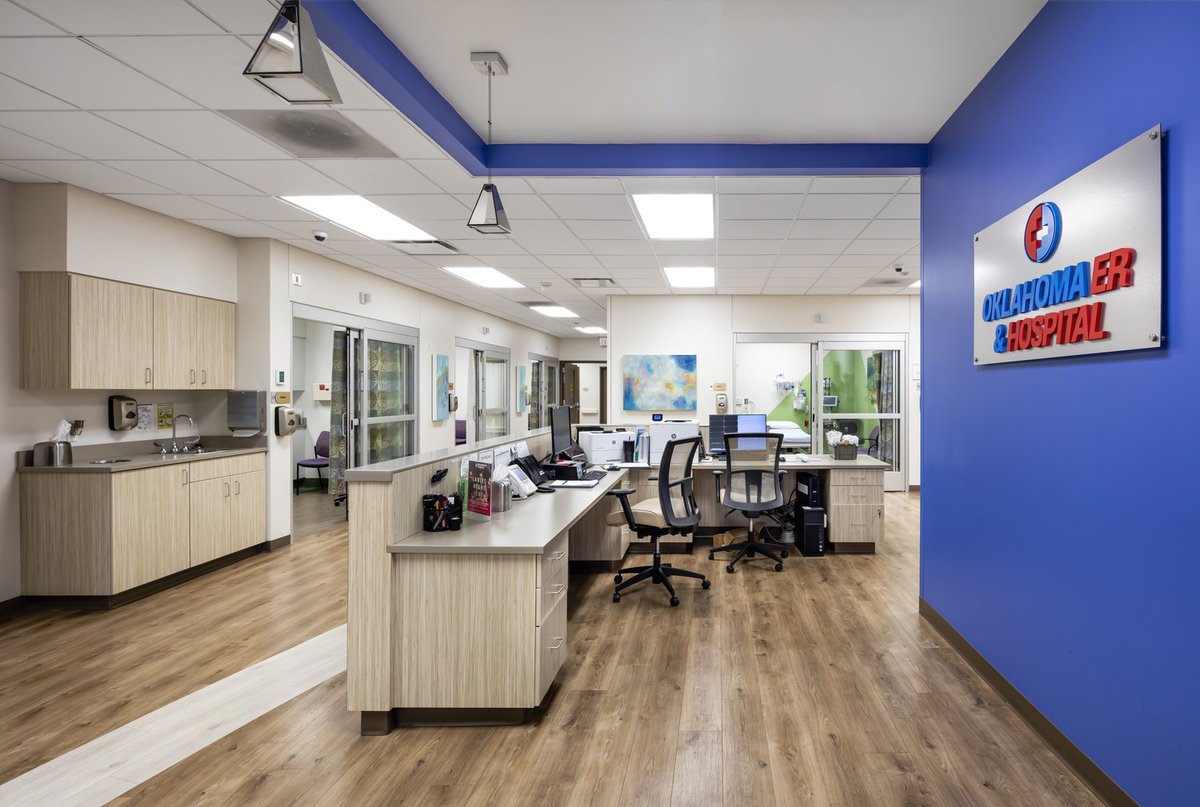 CorganInc's tweet image. @OKERHospital’s micro-hospital blends a welcoming environment with the capabilities of a major hospital. @CorganInc's design of clean lines and clear wayfinding translates into reduced stress for patients. 

#corganconnect #microhospital #architecture #design #healthcare