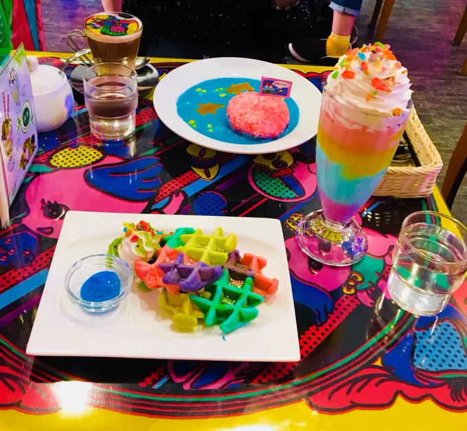 昨日はメイドの日だったのかー!
メルカフェとコラボした時の最高さ…
いつかまたやりたいねえ… 