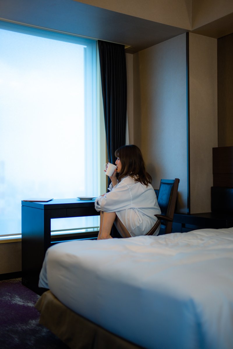 knock1965's tweet photo. #桜井ルカ ~coffee break~
#portrait
#photography
#room
#notebook
#ring_light
#shirts https://t.co/ICSCiLOUmW