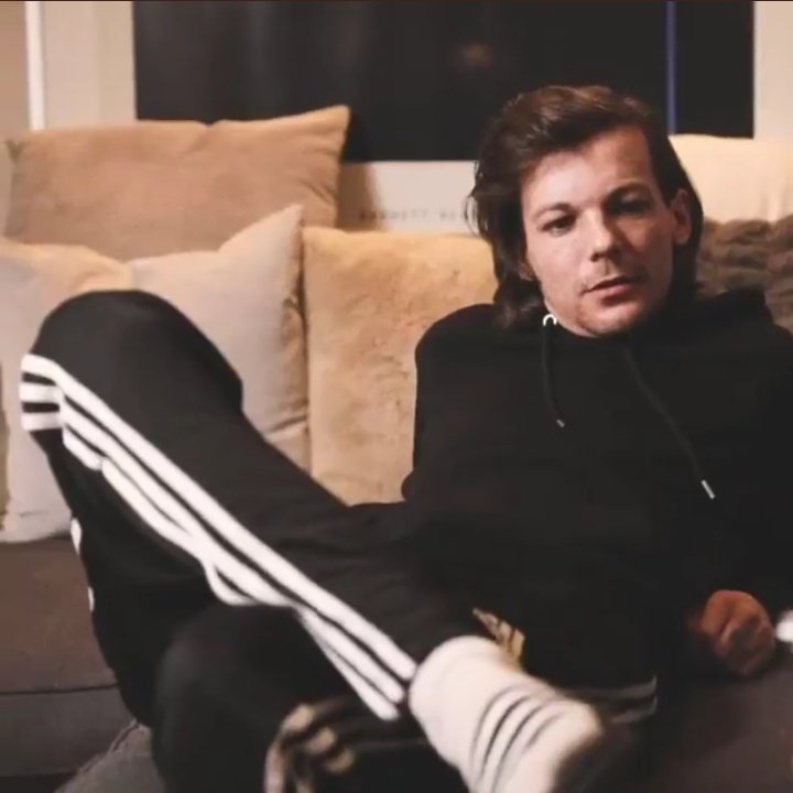 lwtjlkari's tweet photo. te amo gatinho 

I vote #Louies for #BestFanArmy at the #iHeartAwards https://t.co/8UVZjQ4OkF