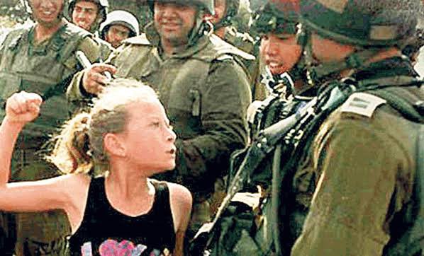 mdbusnina's tweet photo. If half of the courage in this girl was with the #Arab leaders, we wouldn’t cry now 💔
#AksadaBaskinVar #arap #الأقصى_ينتفض #القدس #فلسطين_تنتفض #فلسطين #Palestine #AlAqsa #IsraelUnderFire #SavePalestine #الشيخ_جراح #القدس_عاصمة_فلسطين_الأبدية https://t.co/UWXmV4yAZ1