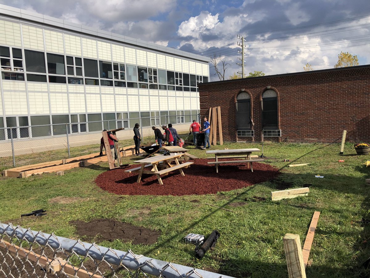 Then a  @Lowes location in the area reached out and came touched up the garden space.