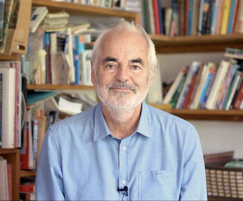 Radio3scienza's tweet photo. è britannico; è uno dei più influenti ricercatori del suo campo; ha appena vinto il @PremioCosmos con il suo "L'arte della #statistica" (@Einaudieditore)

Domani ore 11.30, Sir #DavidSpiegelhalter al microfono di @mottambulo: la #statistica è una bussola per leggere il presente? https://t.co/VVe8P6z4HB