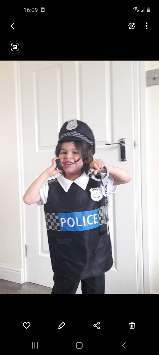 MunrajPal's tweet photo. Just been arrested for impersonating a snooker player 🙄🤣  #PCPal https://t.co/Qm5Um2MFbz