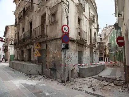 Ballesta_Murcia's tweet photo. A esta hora, hace diez años, se produjo el terremoto de Lorca.

Fueron muchas las sensaciones, los momentos, las vivencias que tuvimos. Afortunadamente, estas imágenes quedan para el recuerdo colectivo. 

Hoy, todos los murcianos llevamos a Lorca en el corazón. https://t.co/seEG36fRRY