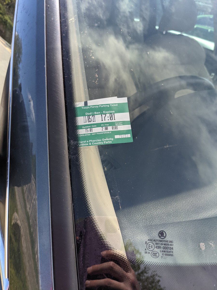 headcase10's tweet photo. @CyngorGwynedd please kindly educate your staff to LOOK. Paid parking ticket in place at time ticket was applied https://t.co/EHYzL23Kit