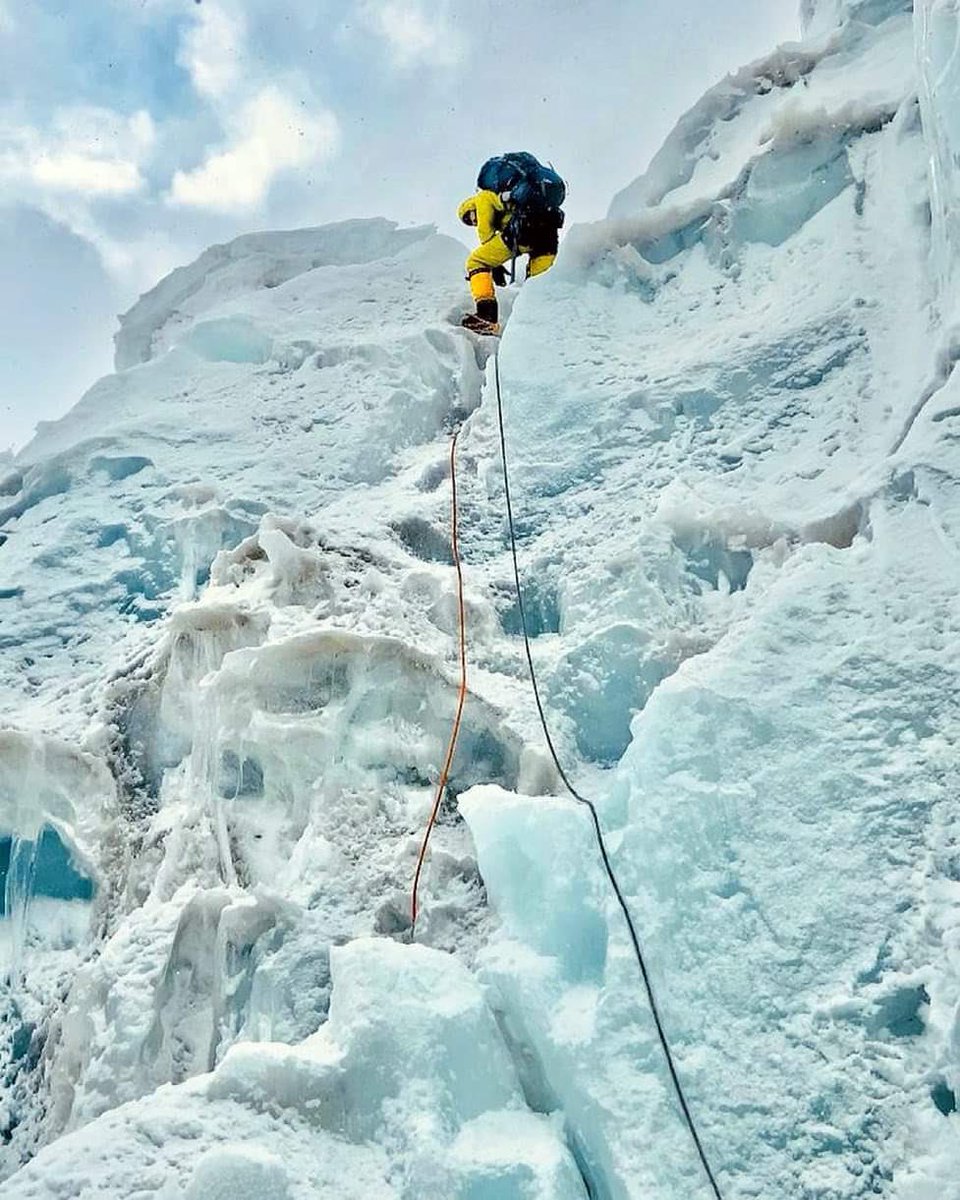 Shehroze Kashif, 19, scaled world’s tallest peak, Mount Everest (8,849)on Tuesday, becoming the youngest ever Pakistani to achieve this. Well done Shahroze. Well done Pakistan. 🇵🇰#Everest2021 #Pakistan #alpineclub #mountains #climbing #PakistanZindabad #PakistanMovingForward