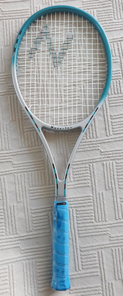 Theracketeer1's tweet image. A well-known, and a not-so-familiar, racket just added to the site @dunloptennis #Max200G #Novatec #tennis #tennisrackets #theracketeer the-racketeer.co.uk/rackets-133-c.…