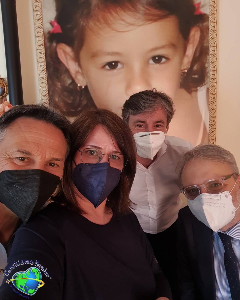 MissingDeniseMp's tweet photo. 🌹 Milo Infante Piera Maggio Pietro Pulizzi Giacomo Frazzitta 👍

#lapacchiaèfinita #DenisePipitone #VeritàPerDenise #MazaradelVallo https://t.co/fie0u5ElbS