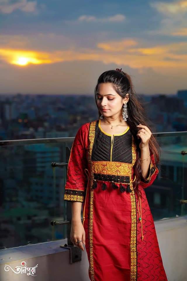 লাবণ্য তরী tweet media