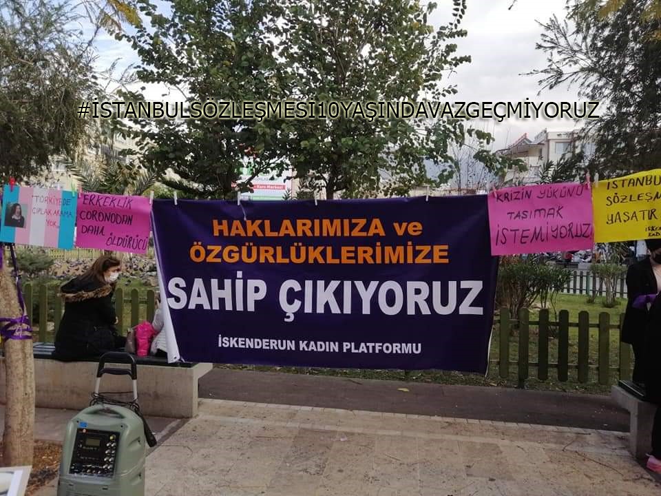 Haklarımıza ve özgürlüklerimize sahip çıkıyoruz
#İstanbulSözleşmesi10yaşında <a href="/esik_platform/">Eşitlik İçin Kadın Platformu</a>