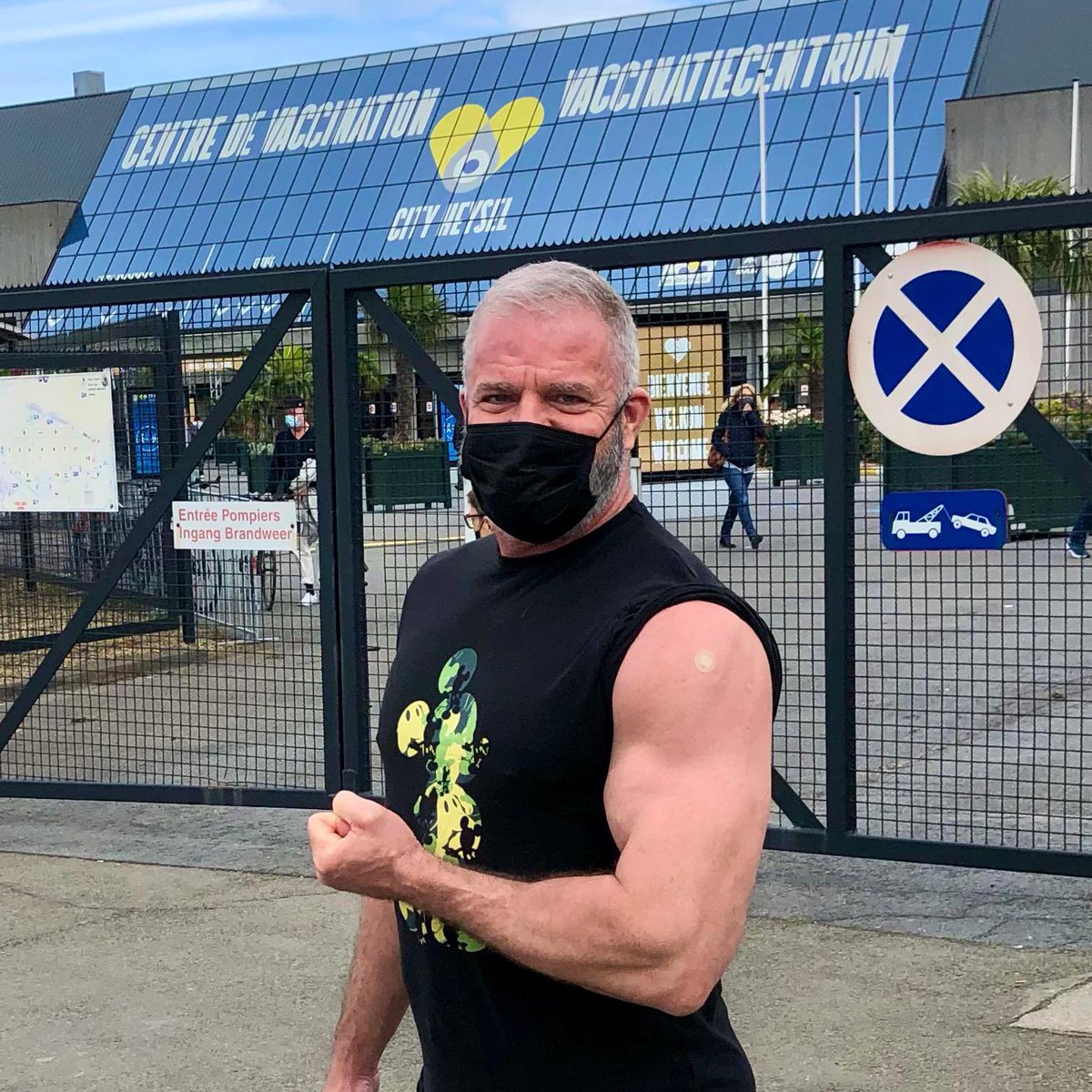 PeterPositief's tweet photo. COVID VACCINATED! 
52 y young and 27 y #hivplus , >
> 10 y #UequalsU , quit smoking > 20 y, no alcohol > 15 y, healthy food, good sleep, workout like a  young puppy. Treat your body as temple. It’s the only place your soul can live in. #GetVaccinated #CovidVaccine #AstraZeneca https://t.co/2jZkatWndi