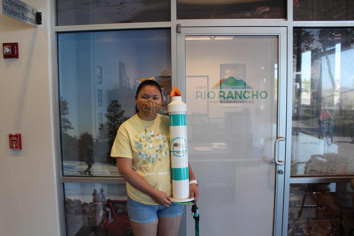 RioRanchoPRCS's tweet photo. We have winners! Olivia Daniels picked up one candle today at the Loma Colorado Main Library and won a $45 gift card to O’Hare’s. Lauren Macias picked up the other candle at Esther Bone Memorial Library and won the $40 gift card to The Local Brewhouse. https://t.co/LGUJMAJoiU