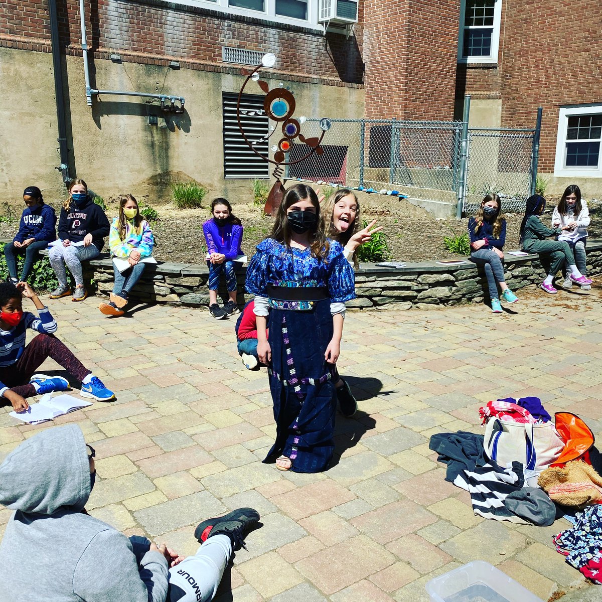 senoratraub's tweet photo. Culture and language should go hand in hand! Here is our model of un traje de guatemala. Later we will @Skype with a weaving center in Xela that helps keep this beautiful clothing tradition alive! #cantonconnects #globaled #appreciatedifferences https://t.co/JnFXBcsPL1