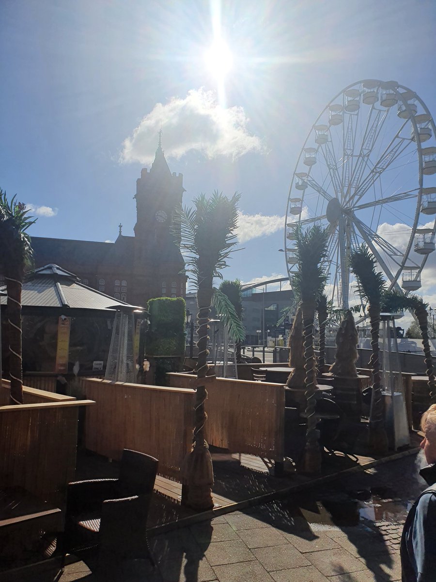 demiro_s's tweet photo. Sunshine We Miss You 🌤🎡
Hurry &amp; Come Back Please!
🌴❤💛💚 https://t.co/1IxkiMExvm