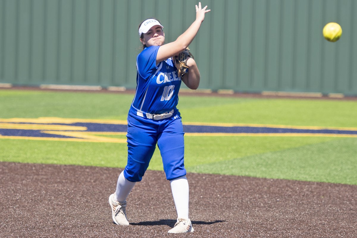 CyFairISD's tweet image. Congratulations to the three CFISD softball teams that advanced to the regional quarterfinal round of playoffs! cfisd.net/en/news-media/… #CFISDspirit 🎉🥎