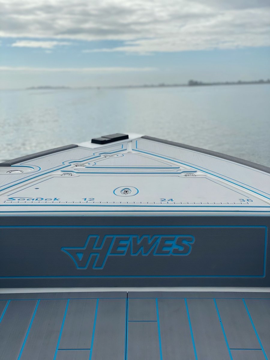 seadek's tweet photo. Hewes views
.
.
.
.
.
#seadek #genuineseadek #marineflooring #BoatFlooring #PremiumNonskid #marinenonskid #carpetstinks #fishingwithseadek #Hewes #CoolGrayOverBahamaBlue #StormGrayOverBahamaBlue | 📸: @noseriderdad | @hewesboats https://t.co/gHQorq5tLt