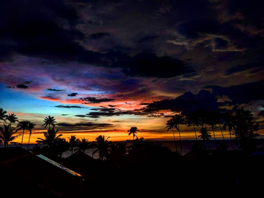 I really love the colors. #sunset #kohlanta