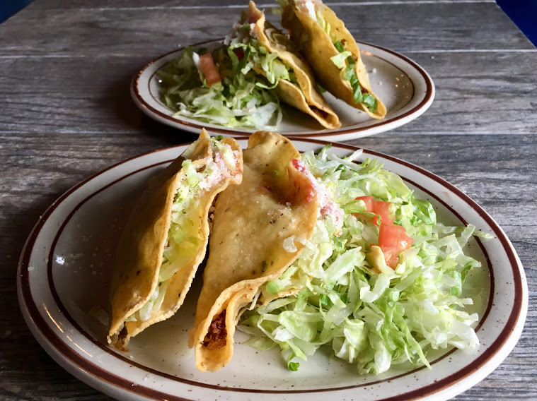 MannysKC's tweet photo. How do you stop hunger in its tracks??? 👊
Tacos 🌮 + Margaritas 🍹 ..
.
.
Grab ✌️two tacos with your choice of beans or rice for only $6 all day long because its #tacotuesday. Come thru at 3:30 and enjoy this and our #happyhour! #KCMO #KCCrossroads https://t.co/AdwOtQYzJQ