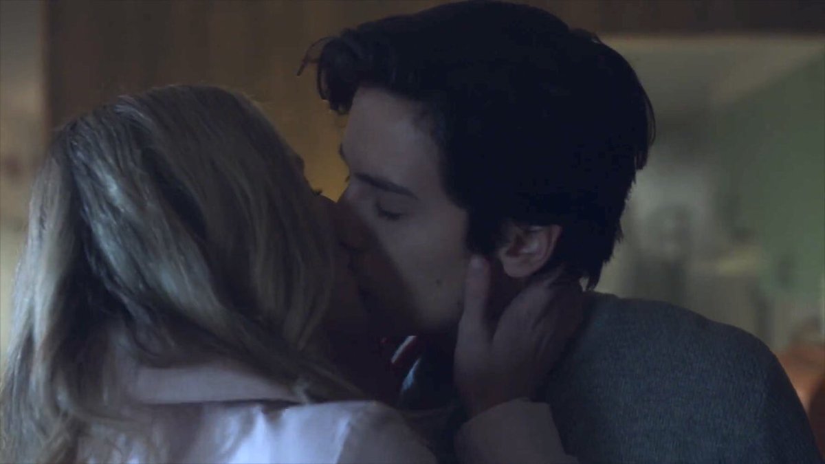 bughead’s best lines tweet media