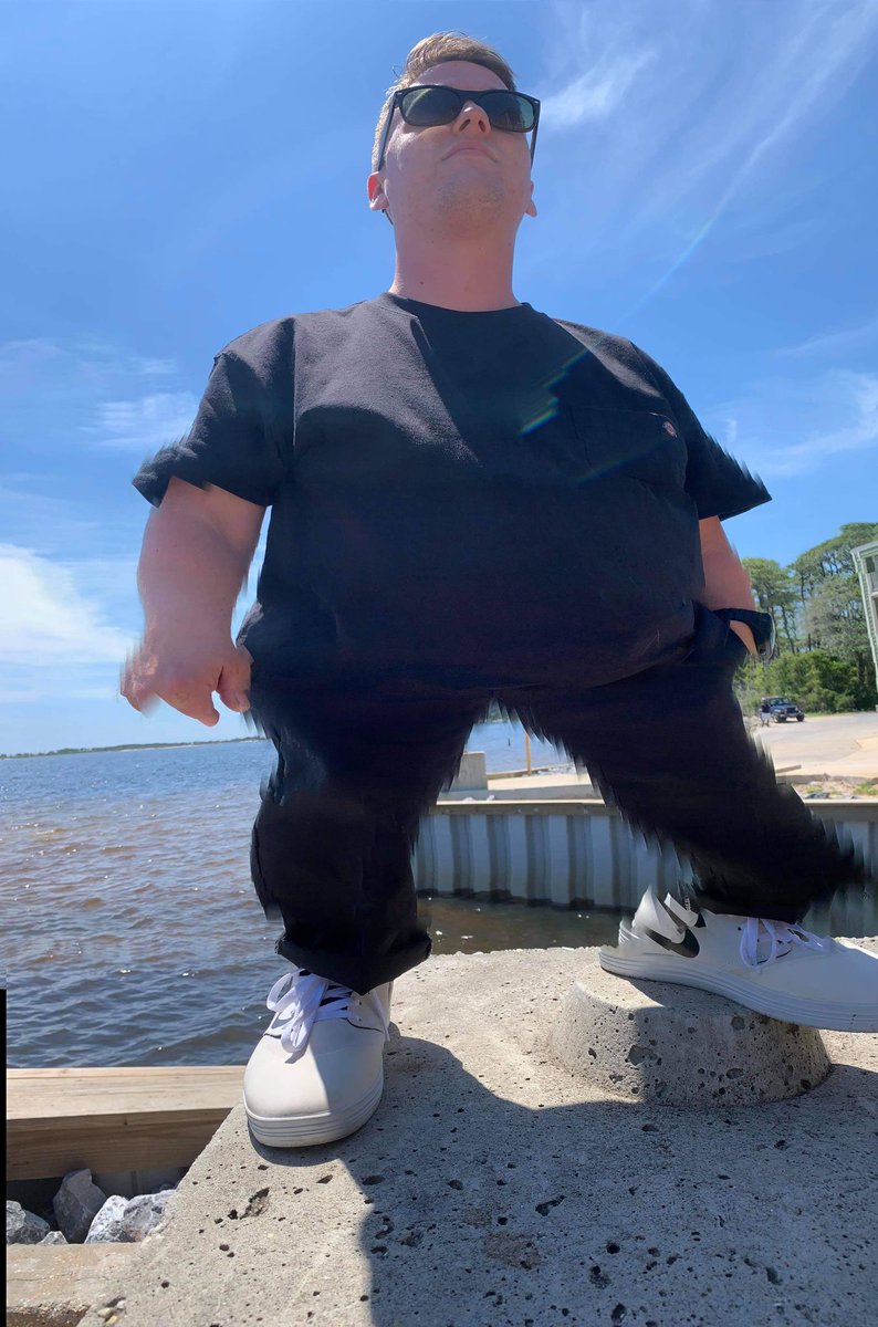 imsosaparks's tweet photo. Money make me stand different, this ain’t the same posture https://t.co/LgS7K3Rrqd