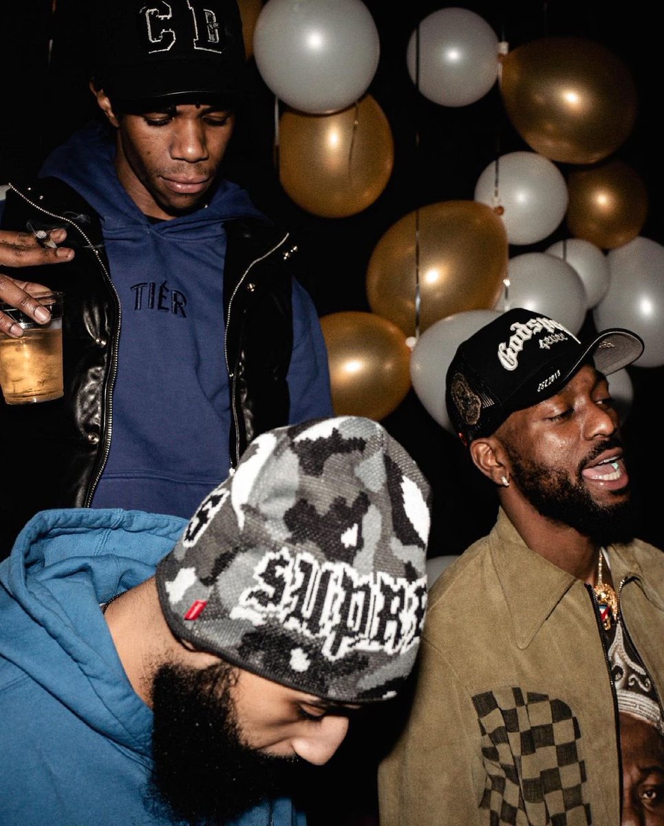 Dirty Bronx Niggas , Who Would’ve Thought We’ll Make It This Far ? Real Bottom Boy Survivors 🤍 #KWalksBdayWeek
📸 : <a href="/DirectedByJMB/">JMB</a>