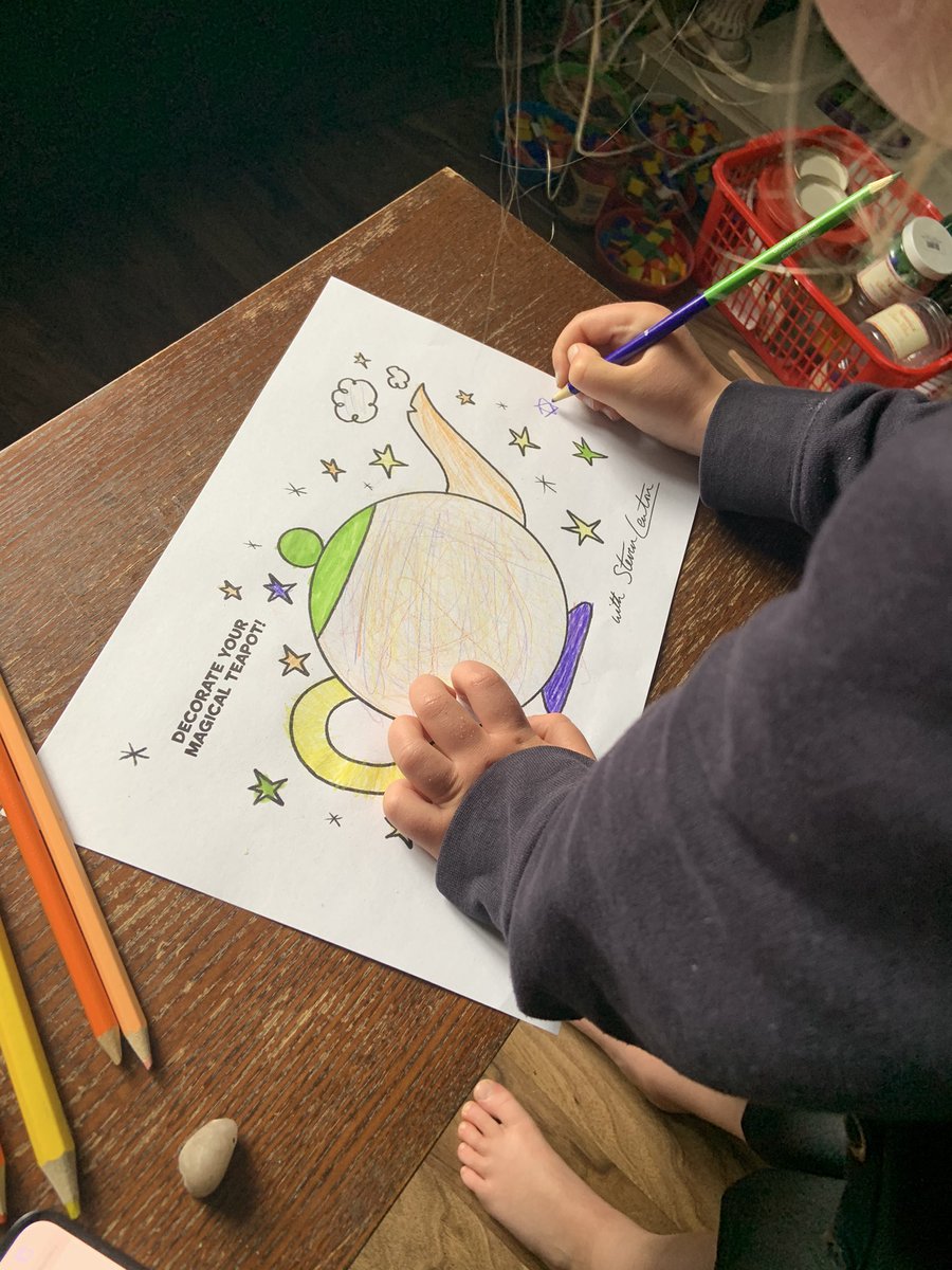 We had terrific fun getting creative and crafty on todays episode of the #craftycafe and had some great teapot designs coming in - great work Marthy!! Listen and watch again here! https://t.co/7ZJhlyacdg #genieandteeny 🧞♂️🐶✨ @HarperCollinsCh https://t.co/nZr1UibKlj