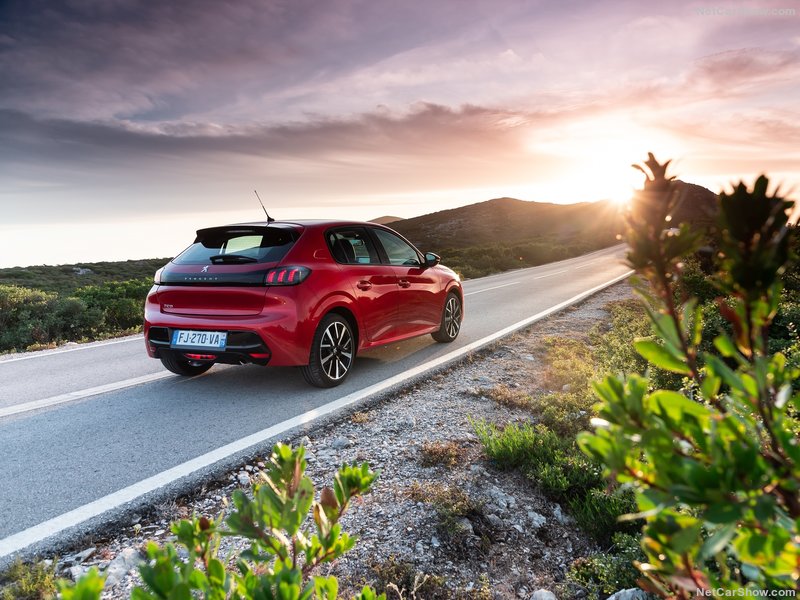 cars_pixels's tweet photo. The new @PeugeotZA 208 has arrived in SA. The 208, which shares the same underpinnings with the recently launched Opel Corsa, sports a bold new look, premium cabin, a host of driver aids and technology.

Active - R289 900
Allure MT - R349 900
Allure AT - R379 900
GT - R424 900 https://t.co/HyJMO08C7H