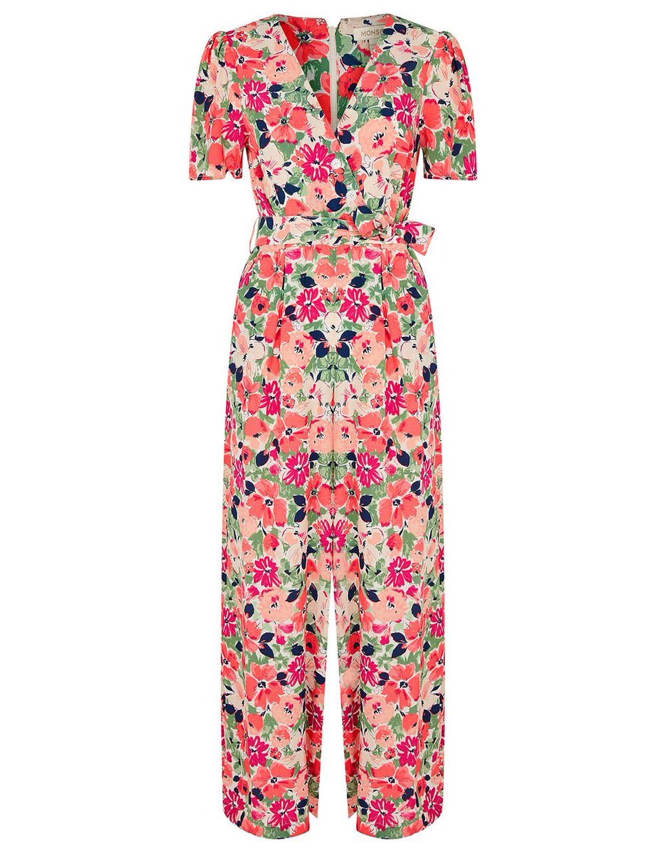 Paulo_Blake's tweet photo. @jill_coomber @reallorraine Hi Jill! Is it the floral jumpsuit in this link?https://t.co/LhOTRVUlUv https://t.co/HZucvUhNZO