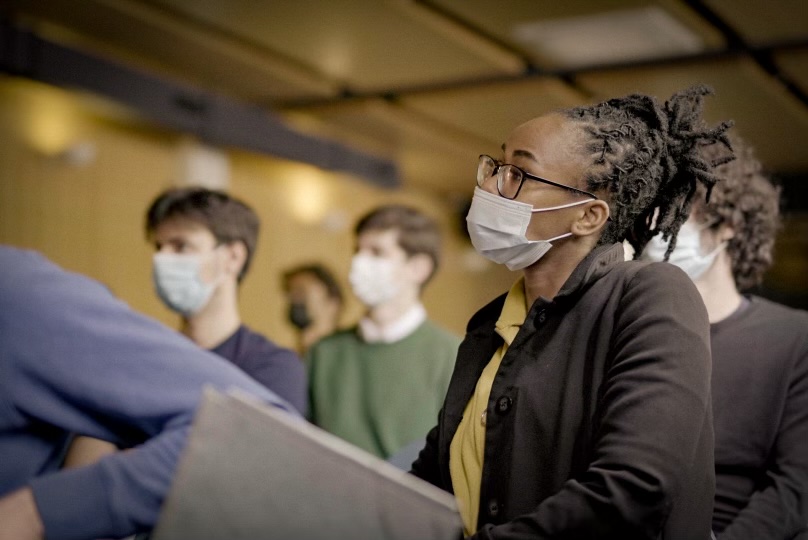 Madame Catherine Gay-Boisson, proviseure du <a href="/LYCEEBUFFON_/">Lycée Buffon</a> , accueille la promotion Mohamed MEGREZ (#C3PS) et les étudiants stagiaires de #SciencesPo