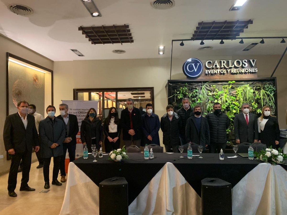 El Partido @CreoTuc logró la foto que muchos quieren, que algunos rechazan y la que algunos temen también: la oposición en una sola mesa. 

👉🏼  fue en la presentación del partido que encabeza Sebastian Murga. Falta <a href="/SilviaEdePerez/">Silvia Elías de Pérez</a> que fue pero tuvo que salir para otro compromiso