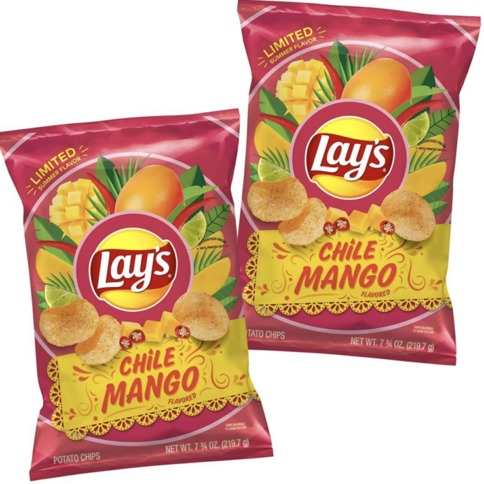 MichaelBCompany's tweet photo. 🚨SNACK REVIEW WARNING🚨
The first bite of Lay's #ChileMango chips tastes like moldy food smells, but subsequent bites are ok. I still ate the whole bag. 2/10 https://t.co/SOKtna1D4C