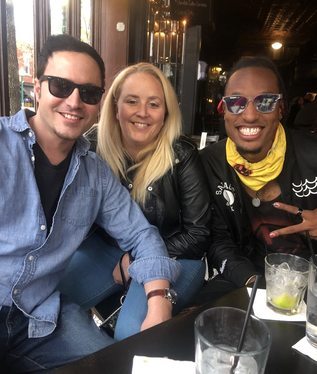 SeveroMiko's tweet photo. Great company!! With @kalinalynn and @aymusik in Westport. https://t.co/GGJ8ZxWgep