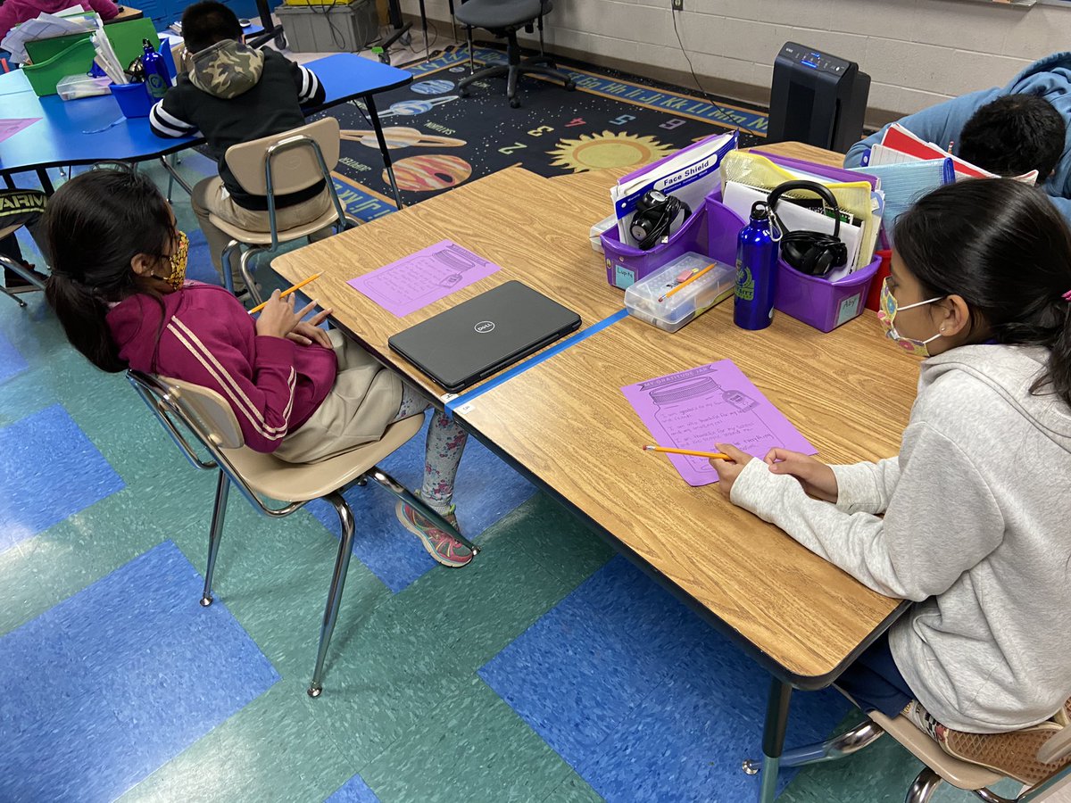 learnwithphelps's tweet photo. Gratitude jars and dancing are some of the ways my students tune-in for health.   #MNPSWellnessWeek2021 @MNPS_kidshealth @WhitsittWildcat https://t.co/8eiaUN4y8d