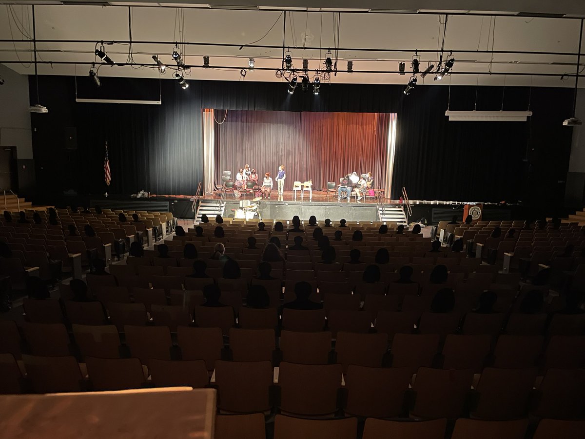 So excited for our show tomorrow! Thanks to <a href="/CoachDiliegro/">Cosmo Di Liegro</a> and our A&amp;AD and staff for our extra “audience” members! Art, engineering, and theatre combined!