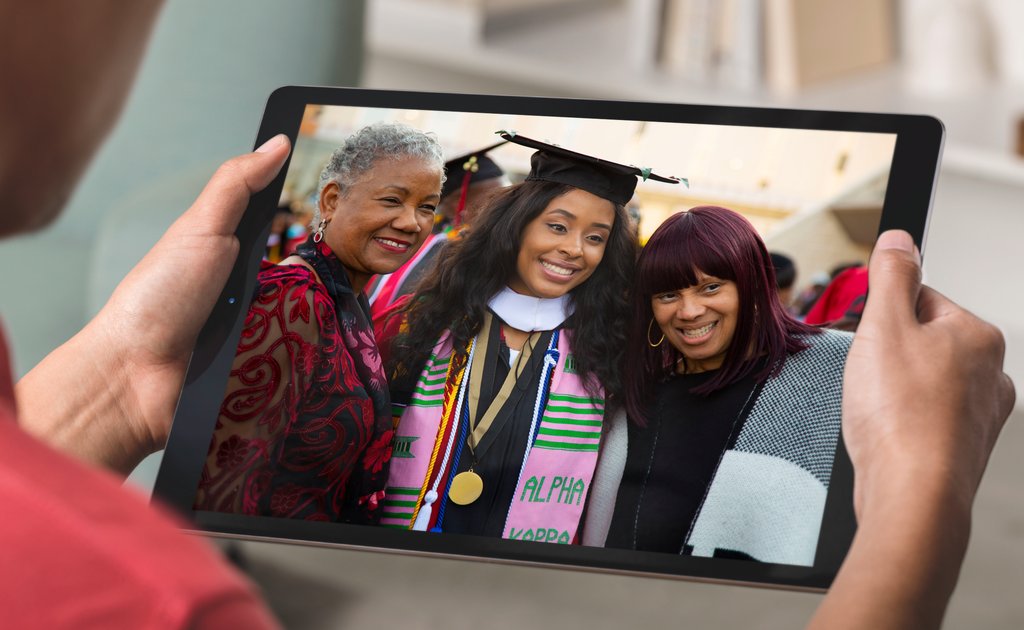 Center for Latino Ar tweet media