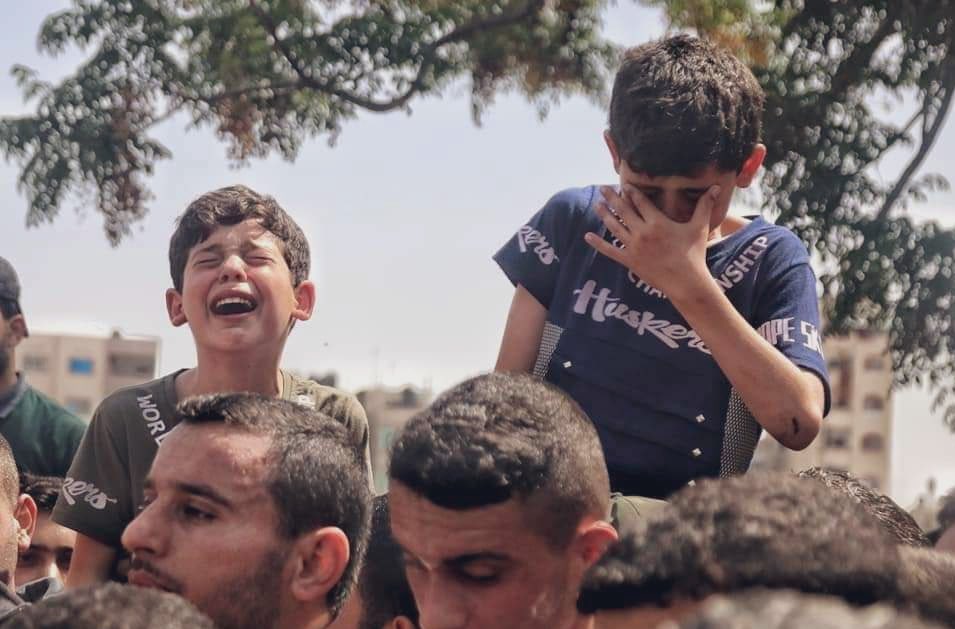topogluemre's tweet photo. Bu çocukların feryadı bitirecek sizi!..

#FreePalestine 
#israeliterrorism https://t.co/VZJVBWR0iP