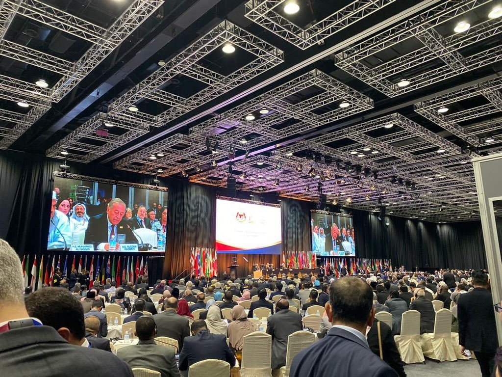 SirQueFa's tweet image. Kuala lumpur sudah diseru.
Apakah tindakan kita. 
X sia2 perjumpaan ini.