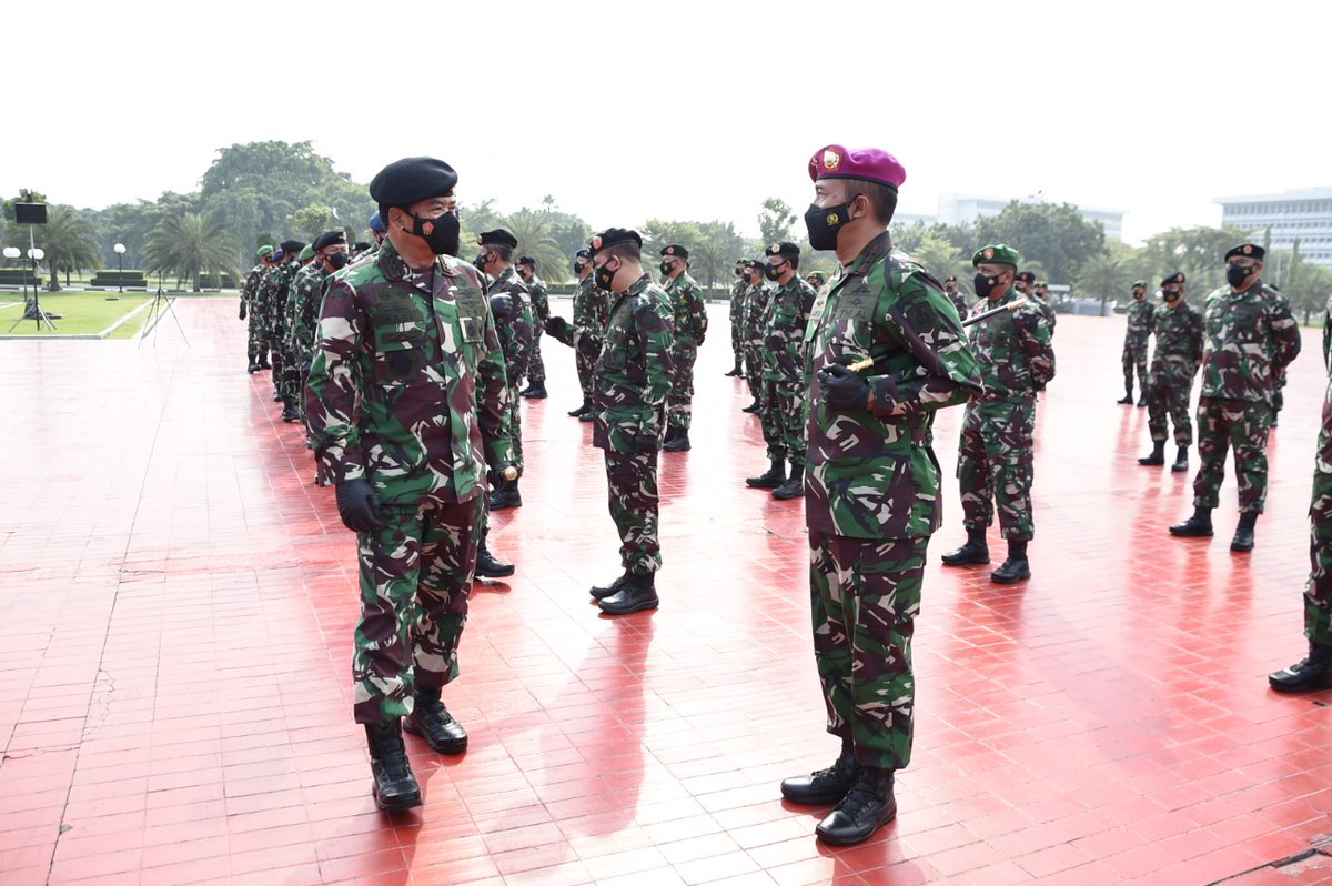 Puspen_TNI's tweet photo. Panglima TNI @TjahjantoHadi menerima Laporan Korps Kenaikan Pangkat 56 Perwira Tinggi (Pati) TNI terdiri dari 33 Pati TNI AD, 14 Pati TNI AL dan 9 Pati TNI AU, bertempat di Mabes TNI, Cilangkap, Jakarta Timur, Selasa (11/5/2021).

#tni #p5tni #kenkat #pati #puspentni https://t.co/Iur6ojQvvn