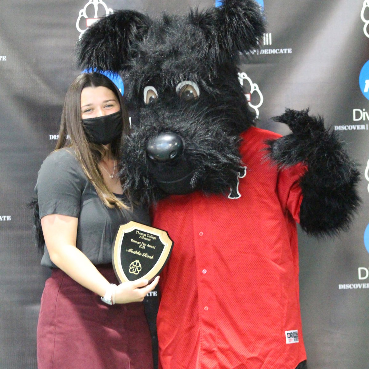 David Roussel Unsung Hero Award - Aurora LaClair
Male Premier Pup - Max Irons
Female Premiere Pup - Maddie Rock

You can watch this year's banquet through the link below!

Link: youtube.com/watch?v=m2LTuz…

(3/3)

#WeAreThomas