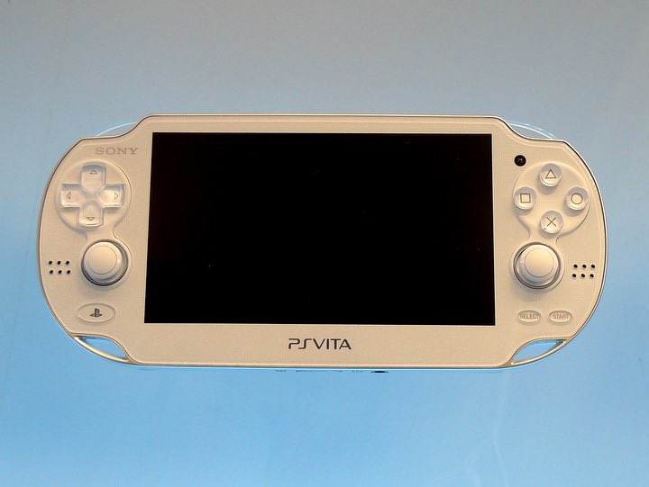 CaptVitaGamer's tweet photo. Also, there’s a bit of a difference with regards to these promo shells to the actual Vita. Take the White and Red PS Vitas.
There’s a difference on the color of the analog sticks.
#PSVita #VitaIsland #TGS2011 https://t.co/HeVM34ntVT