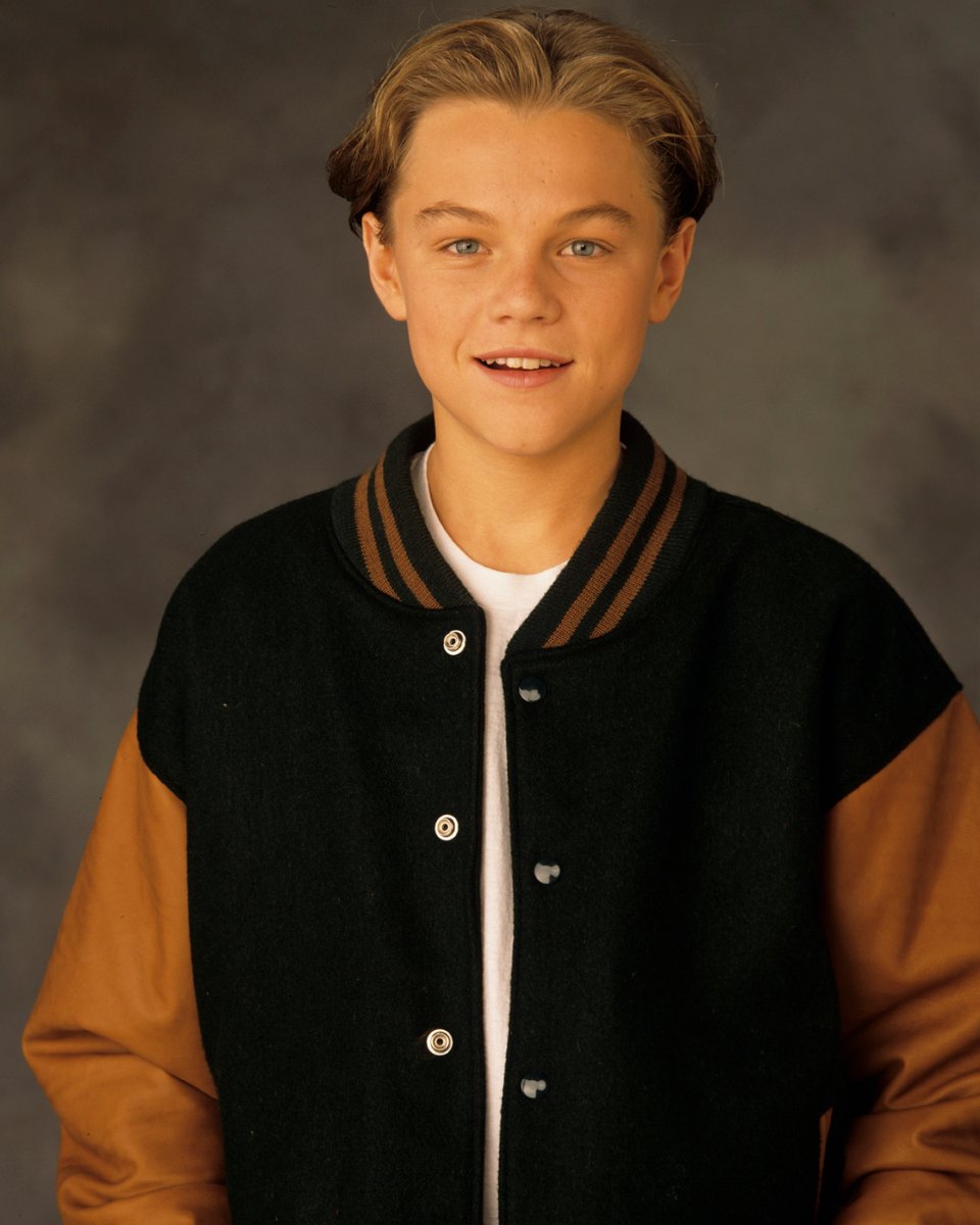 Excuse you New York Post, do you really think a middle part is going to  make living legend Leonardo DiCaprio unrecognizable? Our beloved Jack Dawson/Leo  has been rocking a Gen Z-approved hairstyle, image size:960x1200