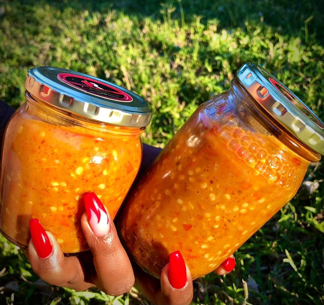 RobustHun's tweet image. Hot tings we are up🌶️🌶️🌶️🌶️

We have 2 flavors
1. Mild
2. Extra Hot
Big Bottle P50
Small Bottle P35
Place your robust orders on 77345806 🌶️❤️🔥